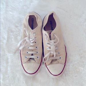 Converse All Star Low Top Sneakers Size 6 mens/ 8 womens